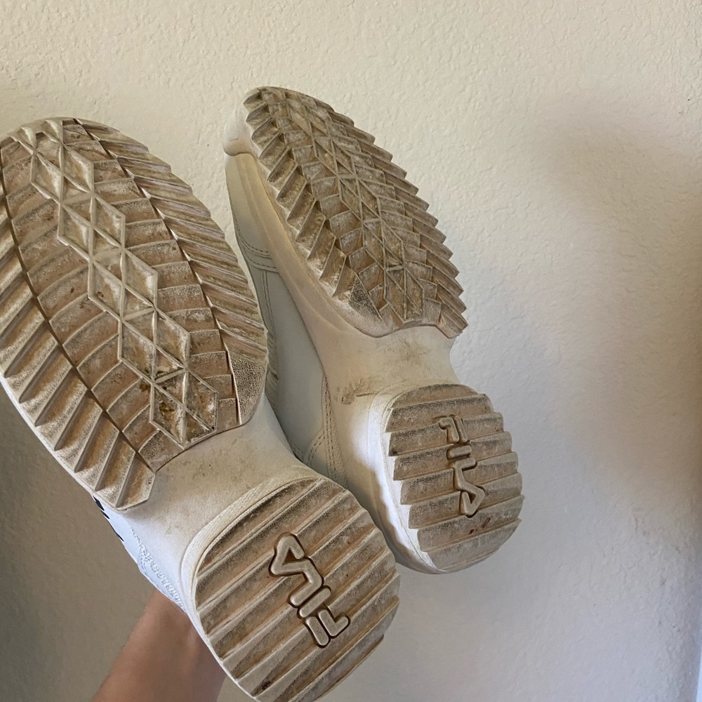 FILA dad shoes !! - Picture 4 of 6
